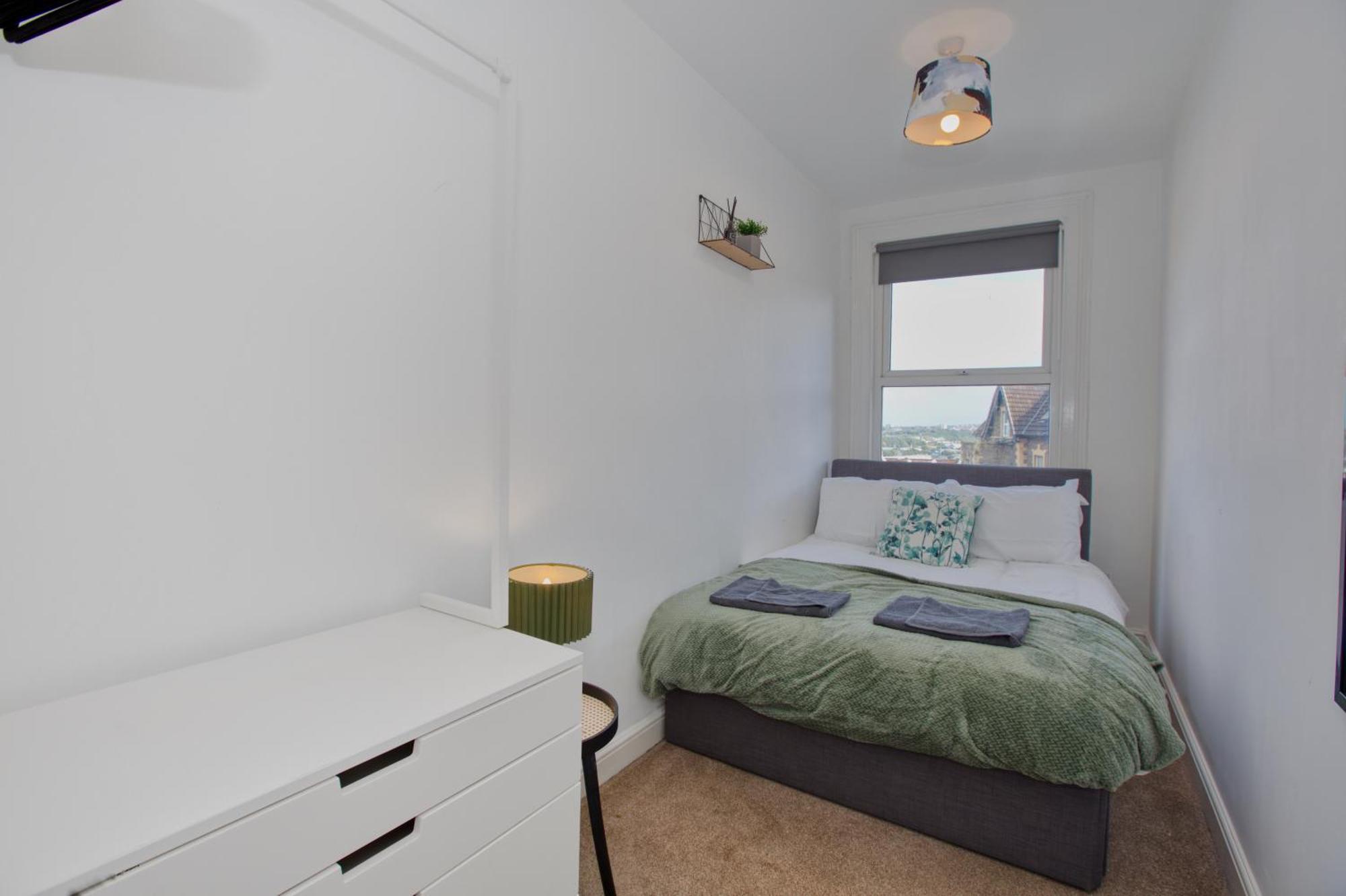 Modern 5-Beds - City Centre - Free Parking - Temple - By Hinkley Homes Short Lets & Serviced Accommodation Bristol Exterior photo