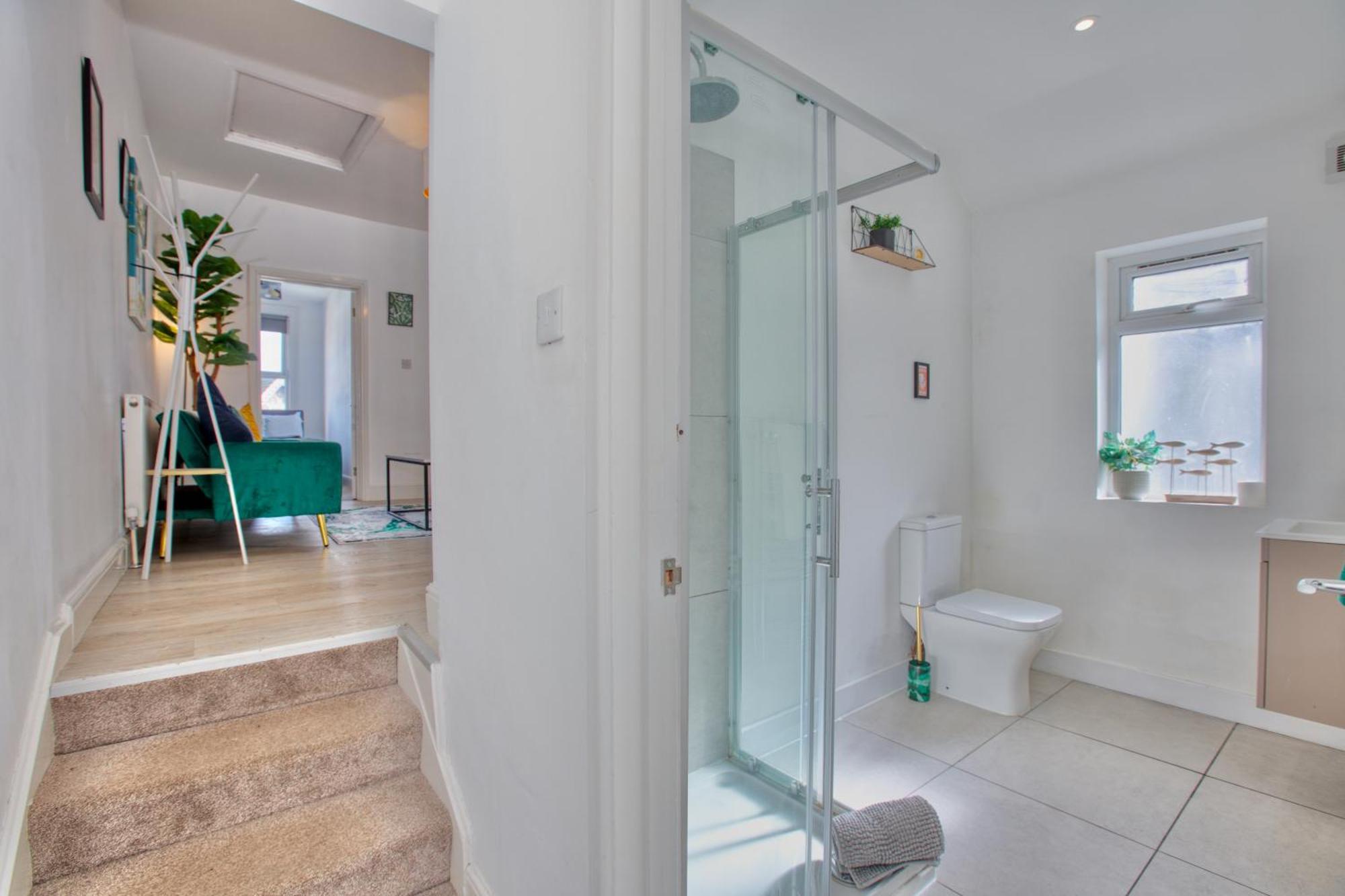 Modern 5-Beds - City Centre - Free Parking - Temple - By Hinkley Homes Short Lets & Serviced Accommodation Bristol Exterior photo