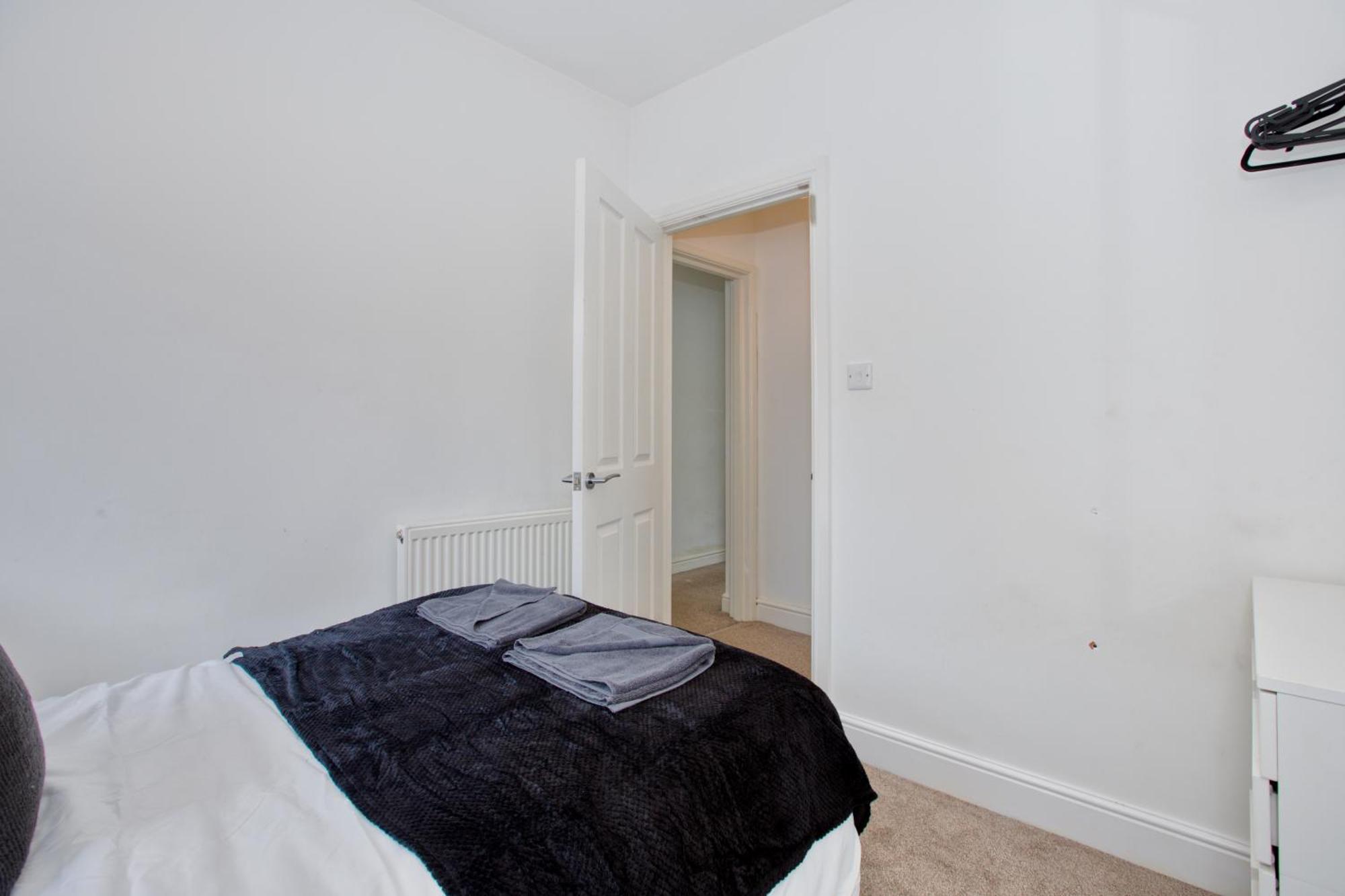Modern 5-Beds - City Centre - Free Parking - Temple - By Hinkley Homes Short Lets & Serviced Accommodation Bristol Exterior photo
